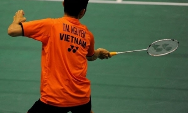 Tiến Minh dùng vợt gì trong những năm tháng cuối sự nghiệp?